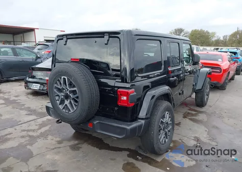 2025 Jeep Wrangler 4-Door Sahara 4X4 z USA, uszkodzony, nr VIN 1C4PJXEN4SW573900